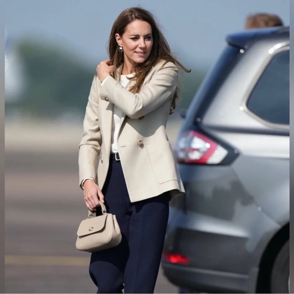 Kate Middleton Reiss Beige Dress Kate Middleton Wears Beige Reiss